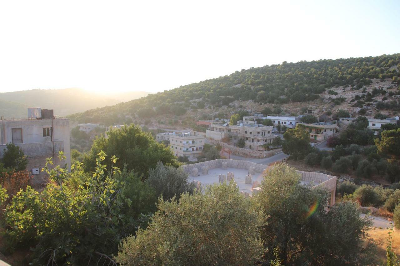 Mhna Guest House ‘Ajlūn Exterior foto