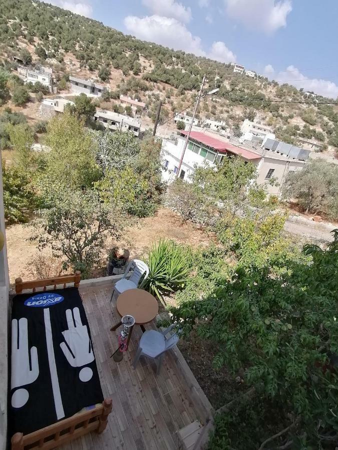 Mhna Guest House ‘Ajlūn Exterior foto