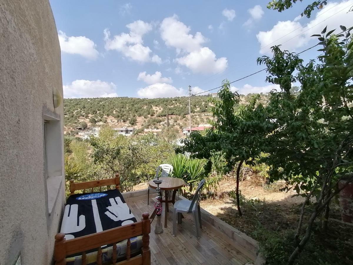 Mhna Guest House ‘Ajlūn Exterior foto
