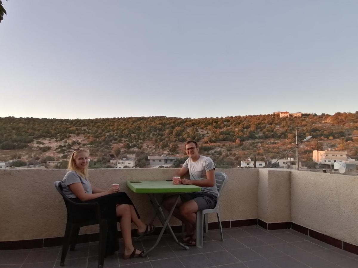 Mhna Guest House ‘Ajlūn Exterior foto
